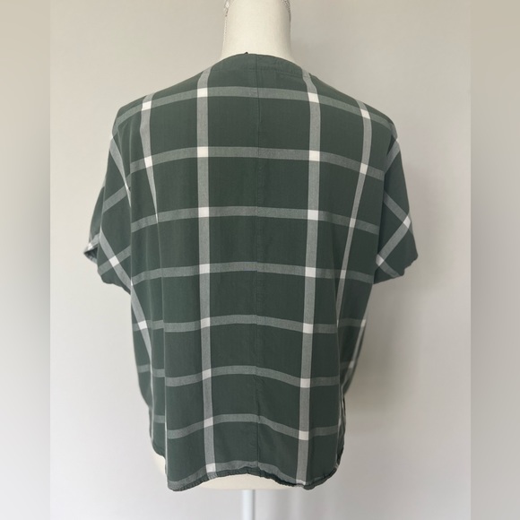 Universal Thread Target Sage Green Plaid Cropped Shirt with front tie XL - Picture 4 of 9